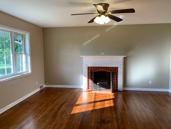 2900 Newtown Pike unit A, Lexington, KY 40511 - photo 2