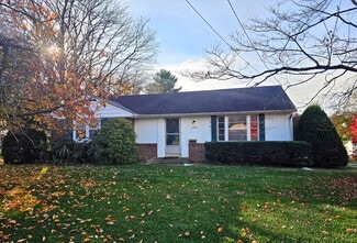 292 W Main St, Leola, PA 17540