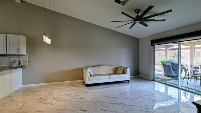 10867 W Chino Dr, Sun City, AZ 85373 - photo 7