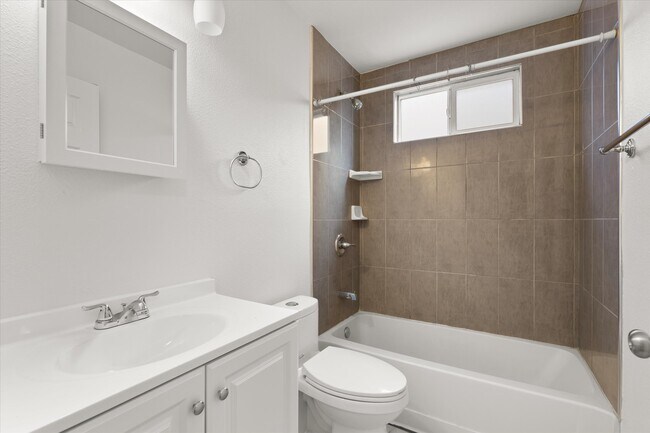 7310 Roseberry Ave unit A, Huntington Park, CA 90255 - photo 6