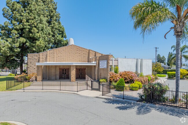 Entrance of Irvine Hebrew Day School.