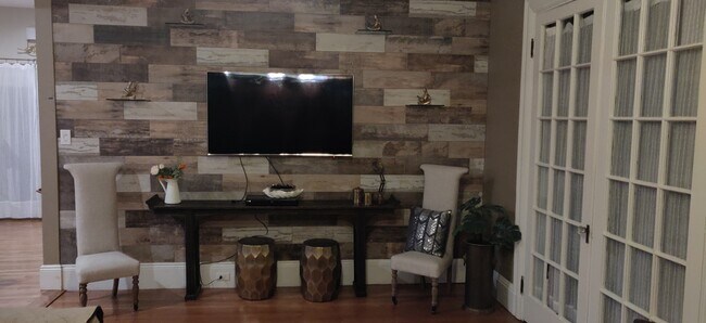 108 Walnut St unit 108, Newton, MA 02460 - photo 2