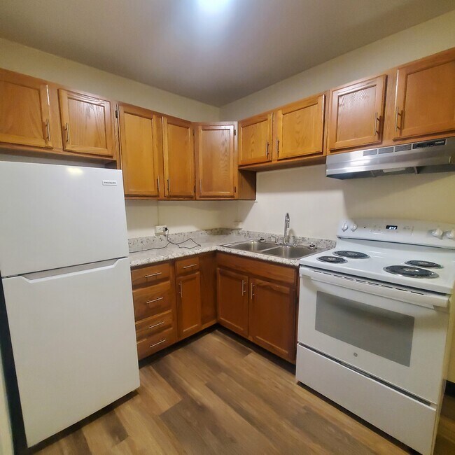 54 Morris St N unit 2, Waynesburg, PA 15370 - photo 2