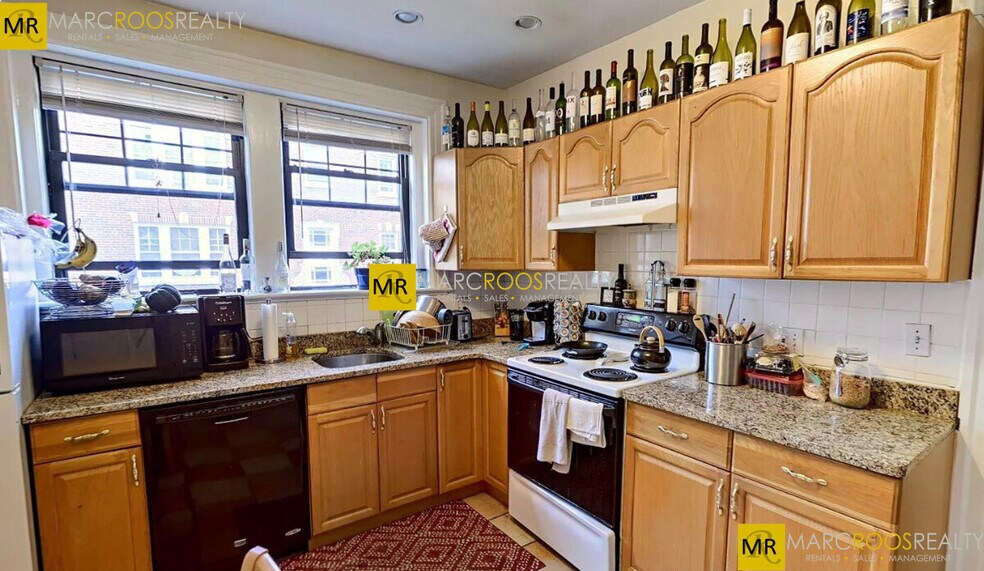 54 Babcock St unit 2, Brookline, MA 02446 - photo 1