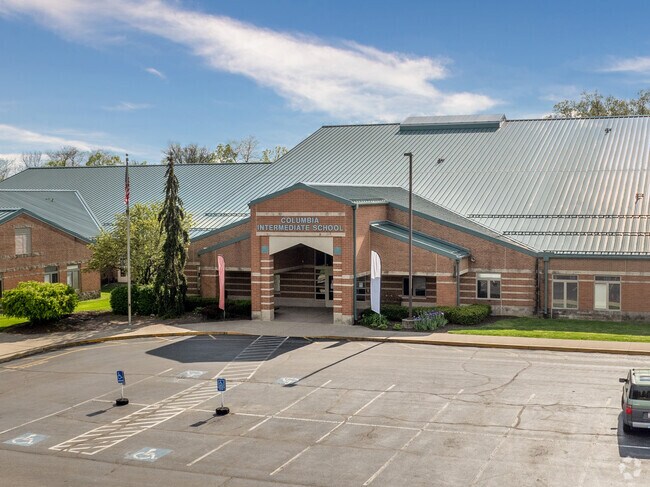 Local residents choose Columbia Elementary School to send their Students.