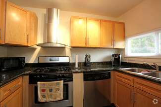 827 Wales Dr, Highland Springs, VA 23075