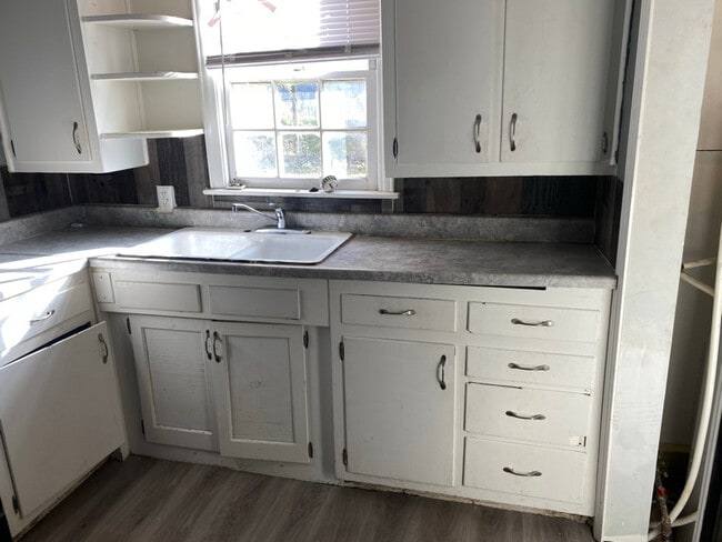 1809 E 23rd St N, Wichita, KS 67219 - photo 7