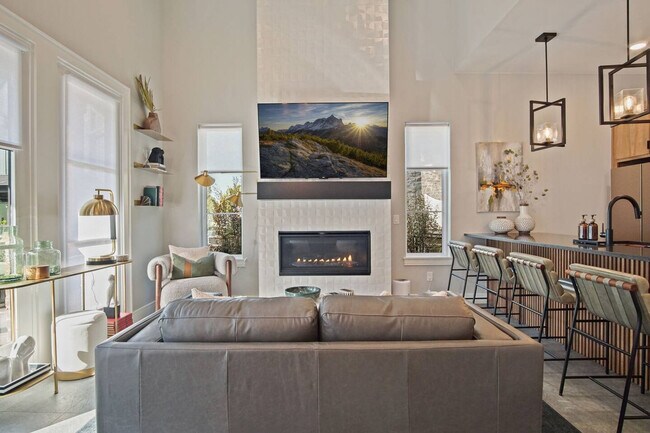 225 W 1st St unit ID1259094P, Edmond, OK 73003 - photo 2