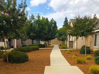 102 N Fowler Ave, Clovis, CA 93611