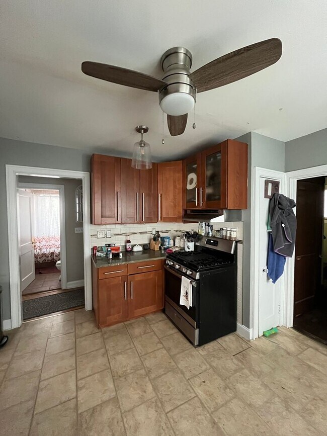 10 Ashland St, Dorchester, MA 02122 - photo 5