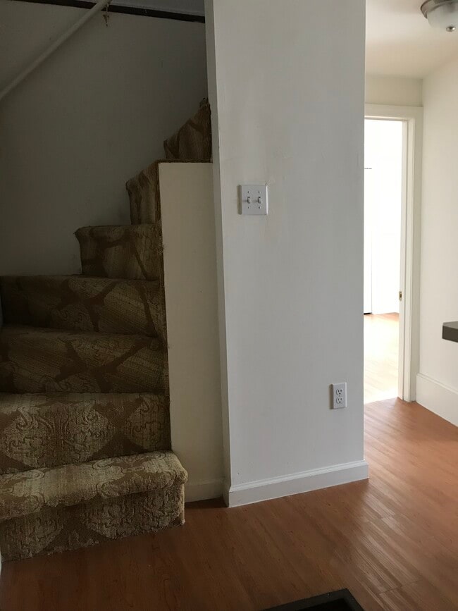 15 W Burlington St unit 401, Bordentown, NJ 08505 - photo 4