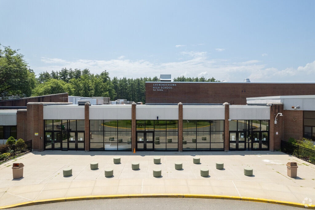 Welcome to Shenendehowa High School, located in Clifton Park, NY.