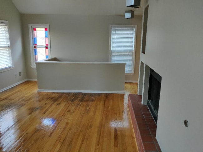 3158 Oak St, Kansas City, MO 64111 - photo 3