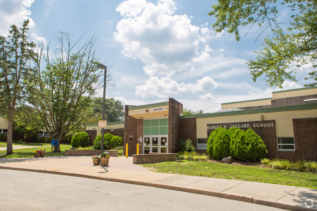 Robert B. Jaggard Elementary School is part of the Evesham Township School District.