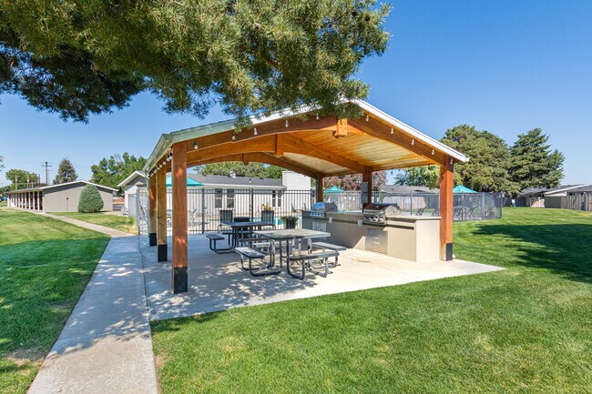 Cadence Apartment Homes, Roy, UT 84067 - photo 2