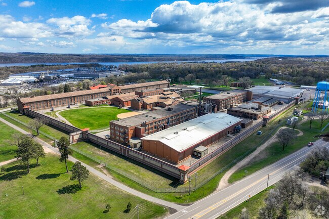 The MN Correctional Facility has visiting hours on Sundays from 7:30AM - 3:00PM.