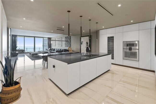 Aston Martin Residences unit 1604, Miami, FL 33131 - photo 3