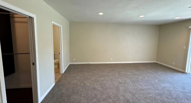 8827 Darby Ave unit Master, Northridge, CA 91325 - photo 2