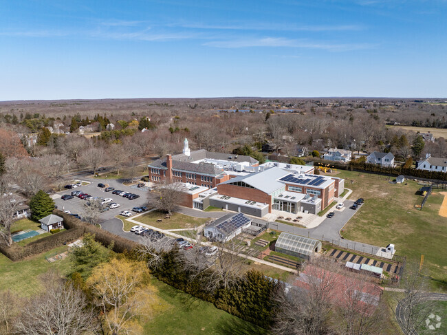 Bridgehampton High Schools large campus.