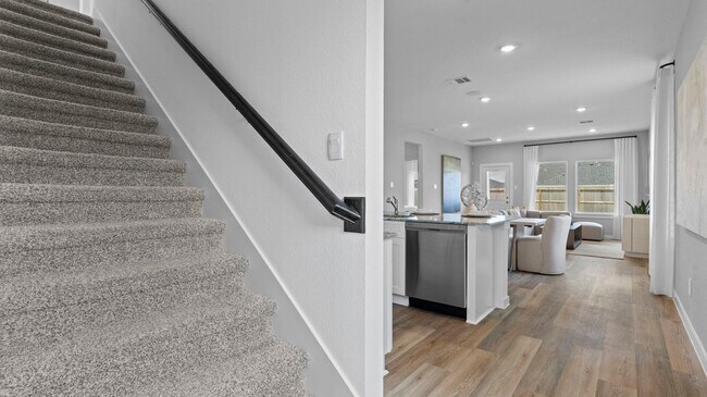 1246 Sandy Shore Ln, Iowa Colony, TX 77583 - photo 4