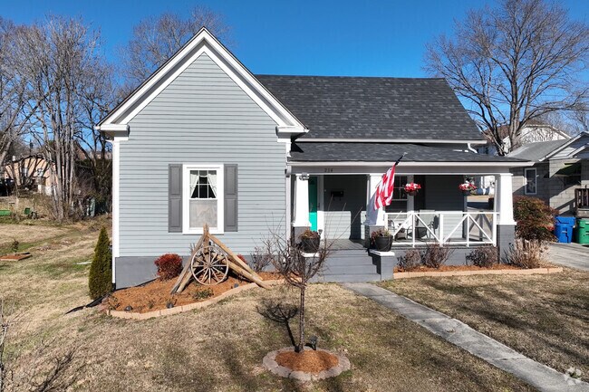 You can find many Bungalow style homes within the city of Mount Airy.