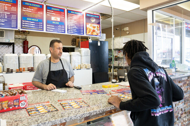 There are various fish and chicken restaurants for you to try out in Pleasant Run.