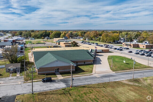 The Mount Vernon Elementary School is located just off Mt Vernon Blvd.