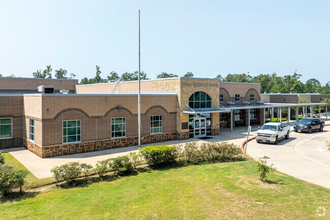 Tavola Elementary received a B- grade from Niche.