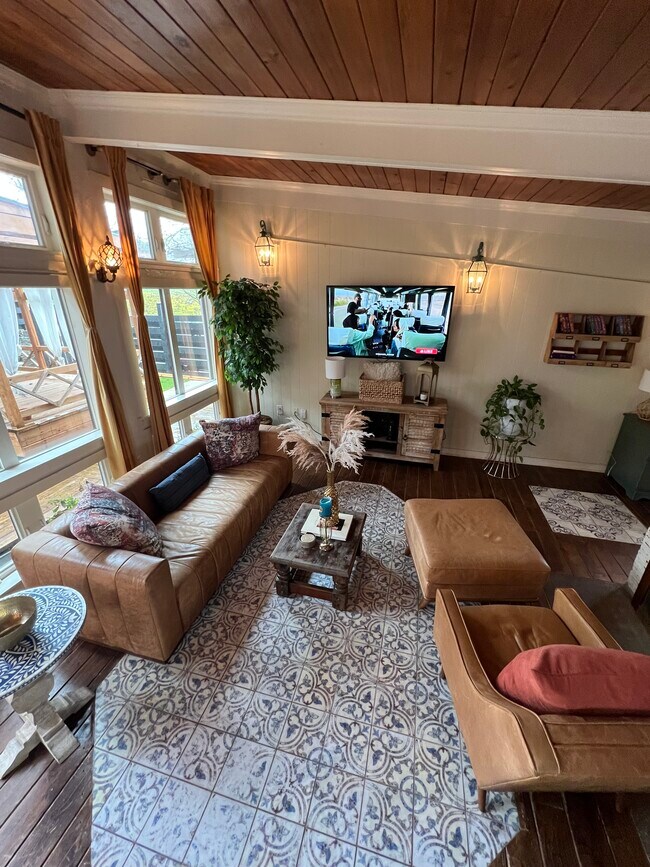 6920 NE 27th Ave unit Entire unit B, Portland, OR 97211 - photo 2