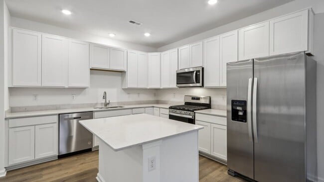 6104 Cascades Dr, Whitestown, IN 46075 - photo 3