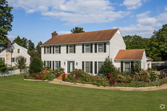 Robinridge in Greensboro has charming colonial style homes.