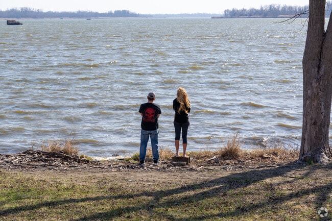 Enjoy the scenery at Horseshoe Lake in Pontoon Beach.