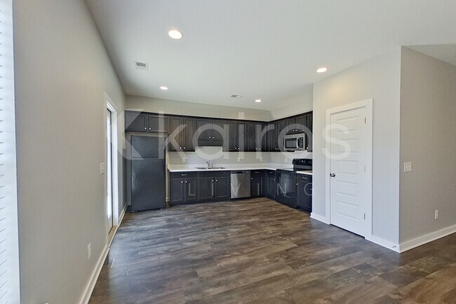 204 White Oak Cir, Lincoln, AL 35096 - photo 4