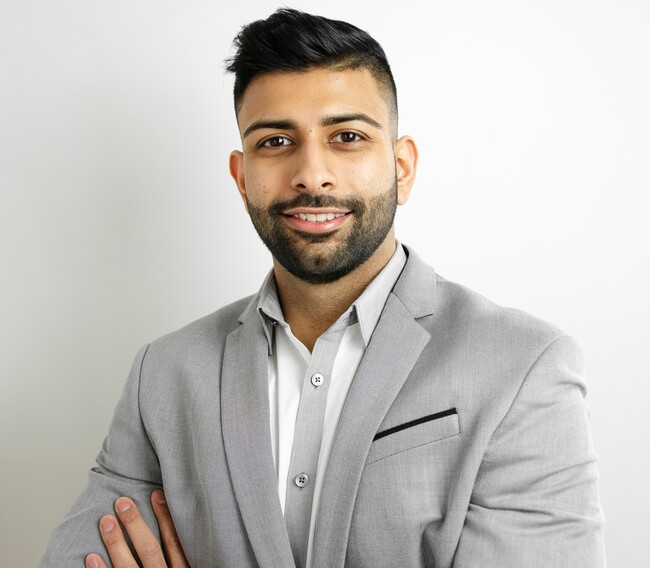 Agent Photo
