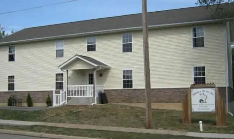 Blarney Stone Apartments, Rolla, MO 65401 - photo 1