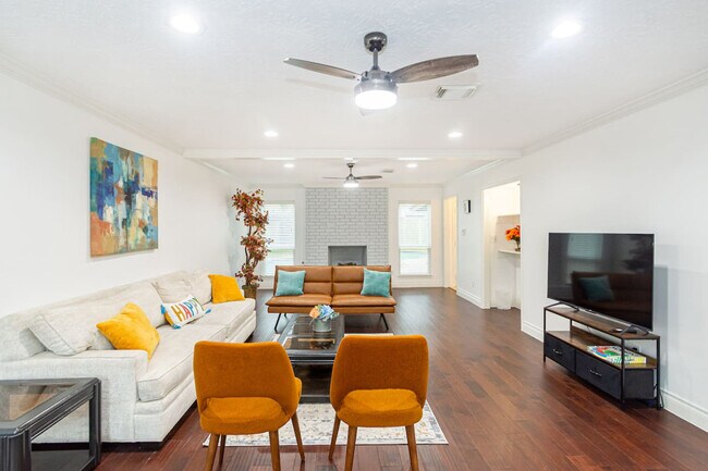 1423 Sweet Grass Trail unit ID1355774P, Houston, TX 77090 - photo 2