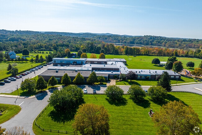 Lafayette Township Elementary serves students of Lafayette and surrounding areas.