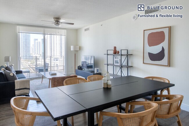110 SW 12th St unit FL18-ID51, Miami, FL 33130 - photo 5