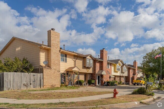 Townhomes are a popular living choice for those living in Macklanburg Park.