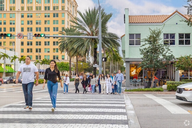 Take a stroll down Miracle Mile in Coral Gables and discover its blend of charm, style, and local flavor.