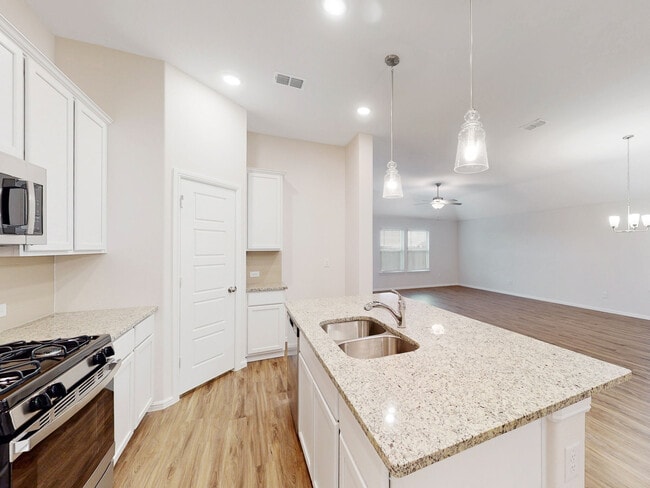 4017 Whisperwood Rd unit 36495199, Denton, TX 76210 - photo 6