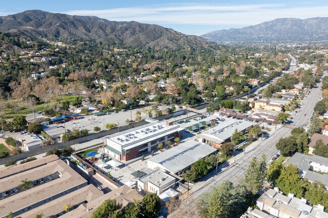 Verdugo Woodlands Elementary School is part of the Glendale Unified School District.