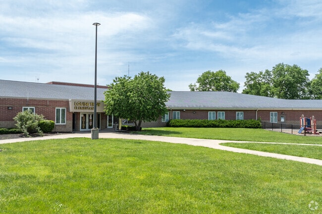 Louise Troy Elementary has a student to teacher ratio of 11 to 1.