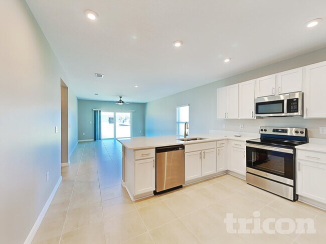 252 Garnet Ave, Kissimmee, FL 34758 - photo 5