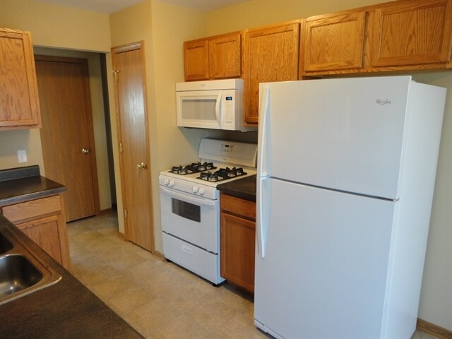 1031 Misty Landing Ct, Malta, IL 60150 - photo 7