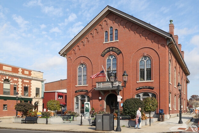 Stores and cafés surround Town Hall in the heart of Far West Andover.