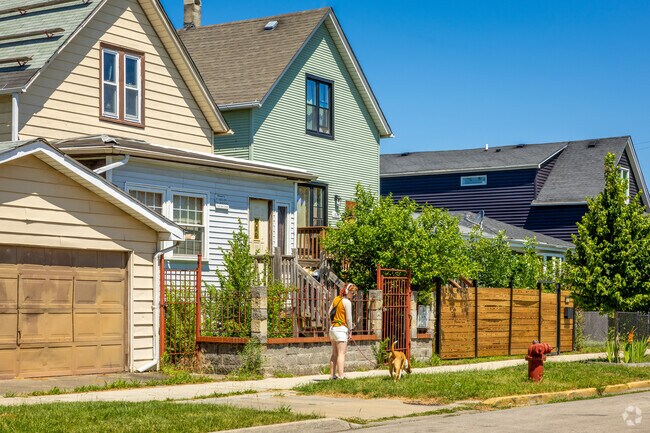 Hermosa has well maintained sidewalks perfect for an afternoon stroll.