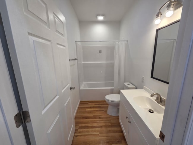 203 N Elm St unit 1, Ina, IL 62846 - photo 4