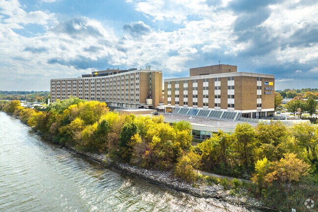 Medstar Harbor Hospital is nearby.