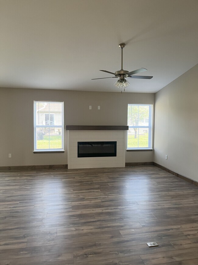 5940 Arrow Ridge Rd unit 211, Fairview Heights, IL 62208 - photo 4